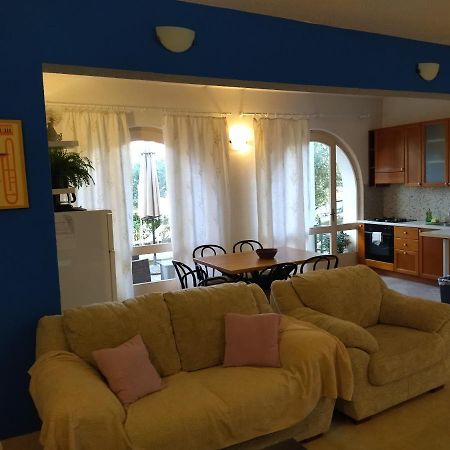 Holiday Home With Free Parking By The Beach Brela Bagian luar foto