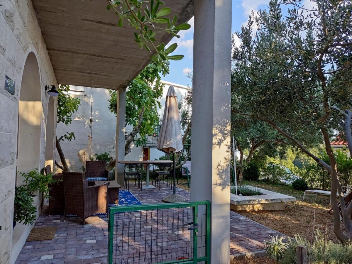 Holiday Home With Free Parking By The Beach Brela Bagian luar foto