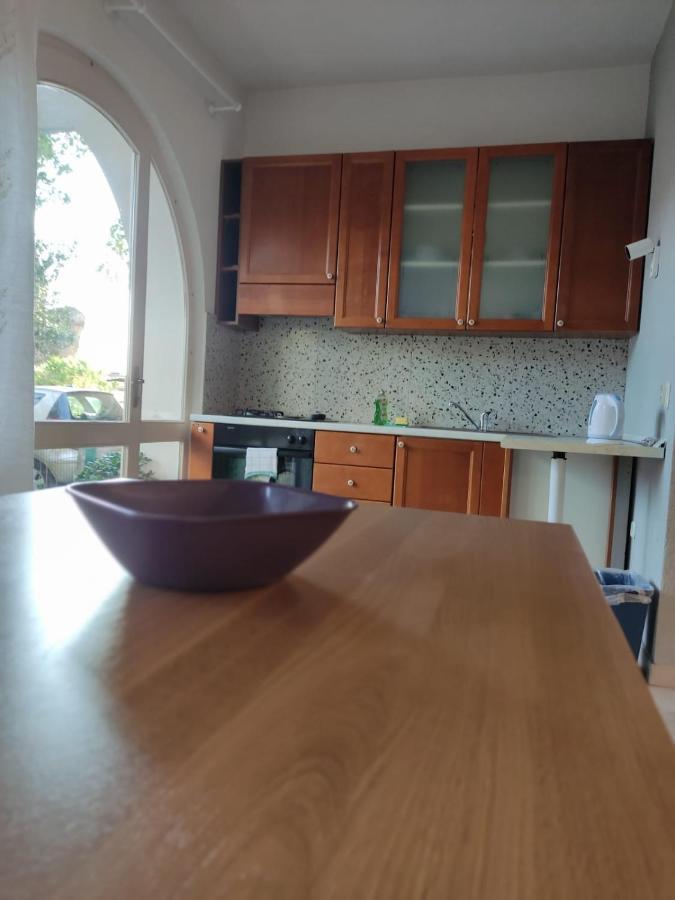 Holiday Home With Free Parking By The Beach Brela Bagian luar foto