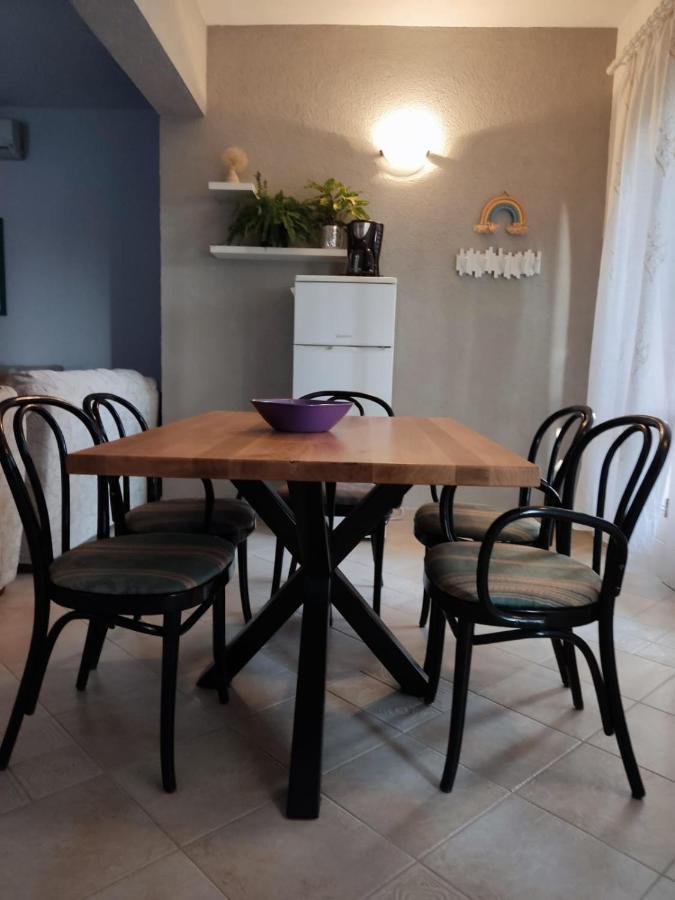 Holiday Home With Free Parking By The Beach Brela Bagian luar foto