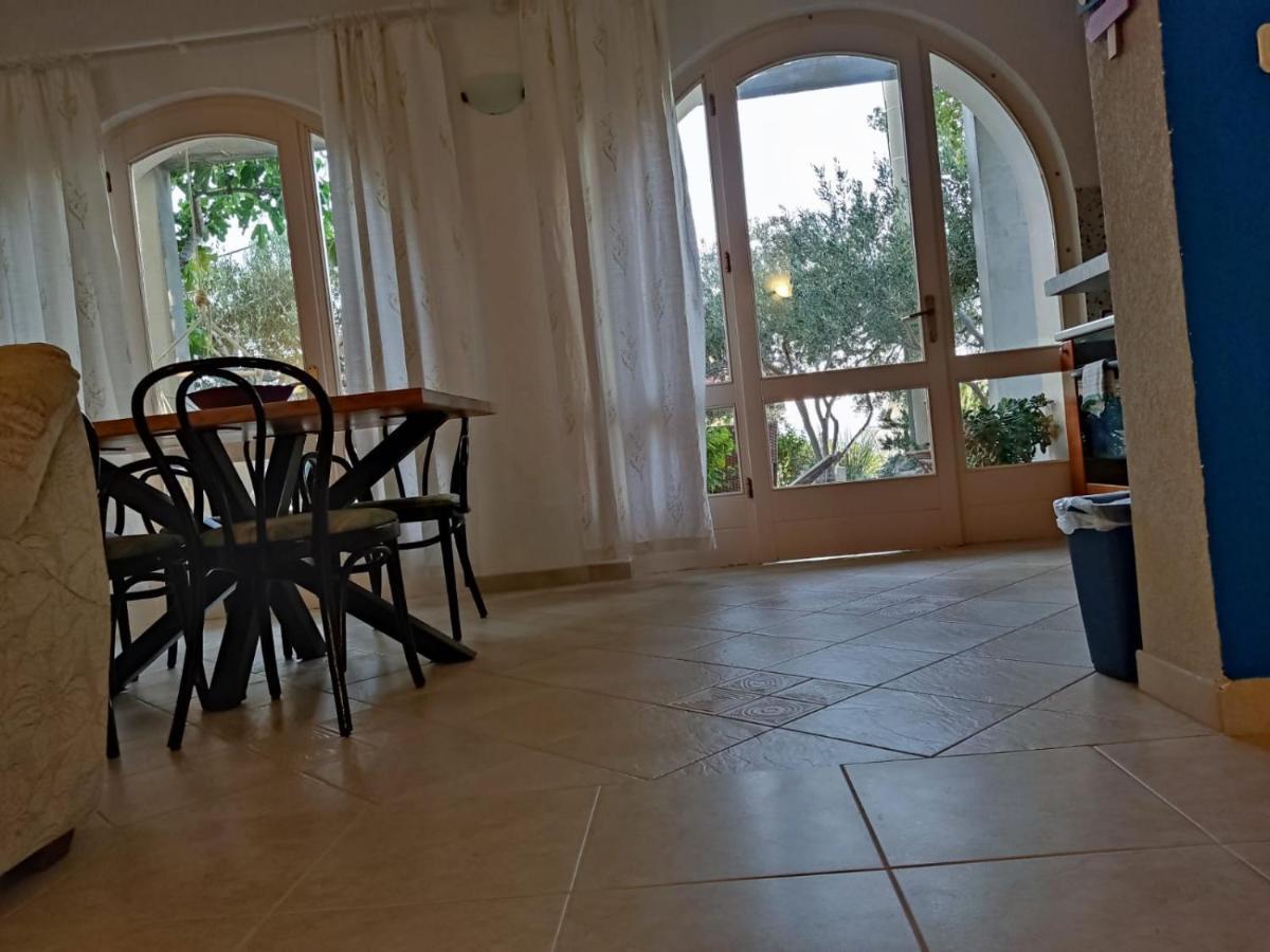 Holiday Home With Free Parking By The Beach Brela Bagian luar foto